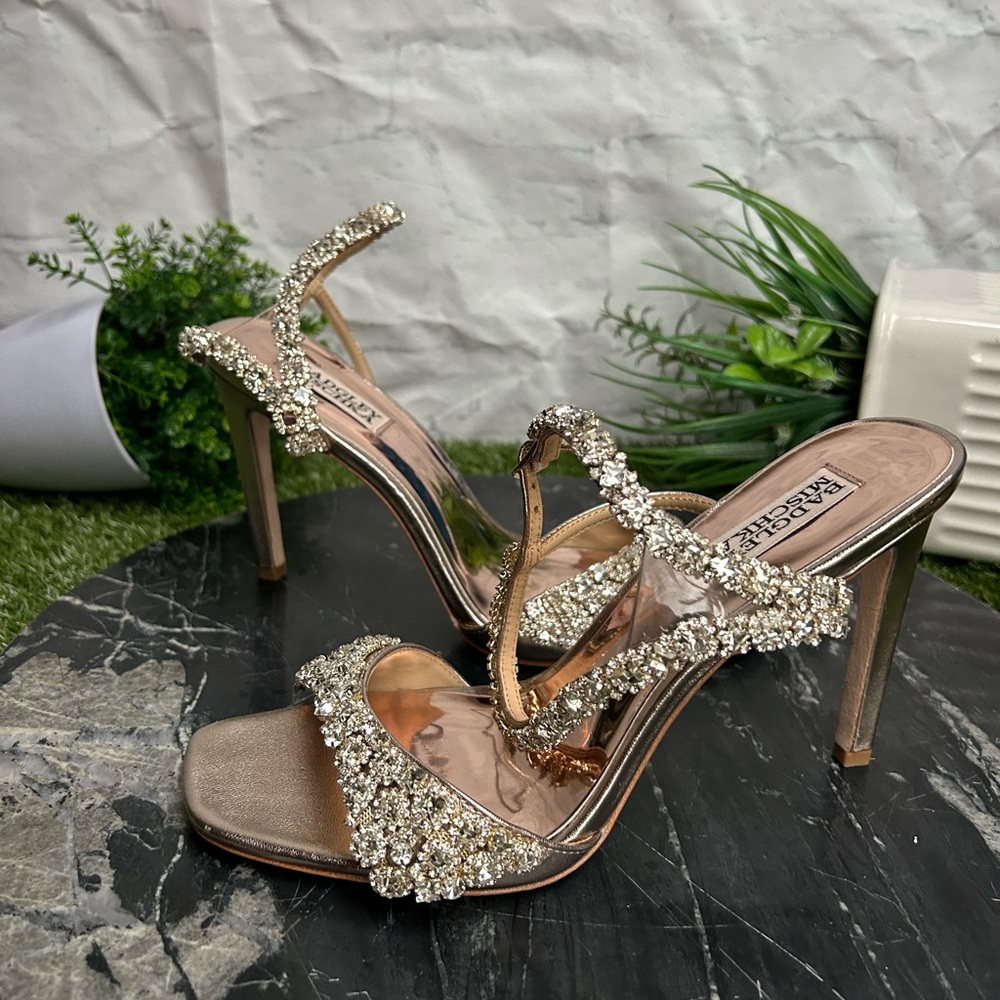 BADGLEY MISCHKA
Galia Crystal Ankle
Strap Evening Shoe size 9 new
CHAMPAGNE - Picture 13 of 17